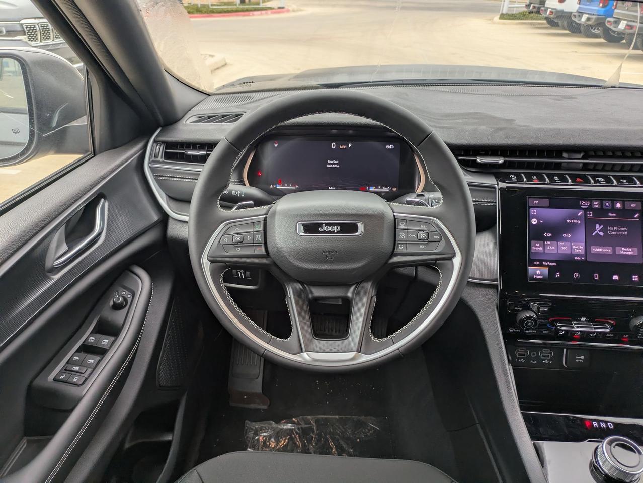2025 Jeep Grand Cherokee Laredo X Castroville TX