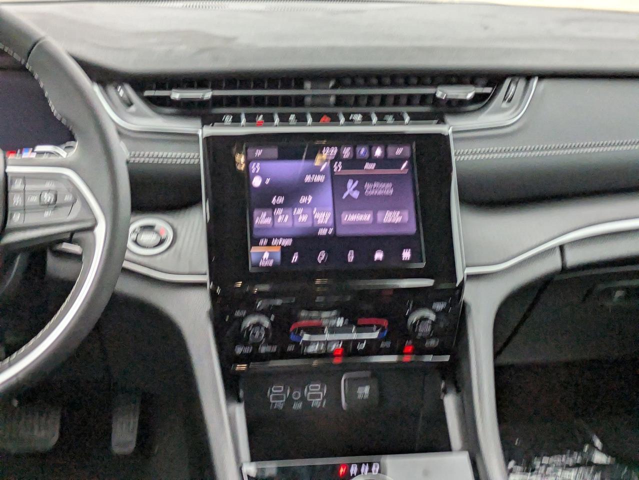 2025 Jeep Grand Cherokee Laredo X Castroville TX