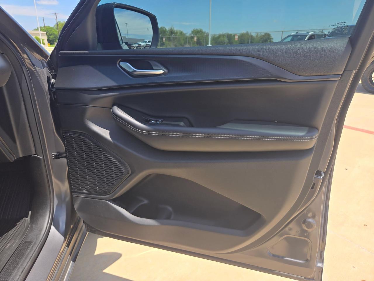 2025 Jeep Grand Cherokee Laredo X Castroville TX