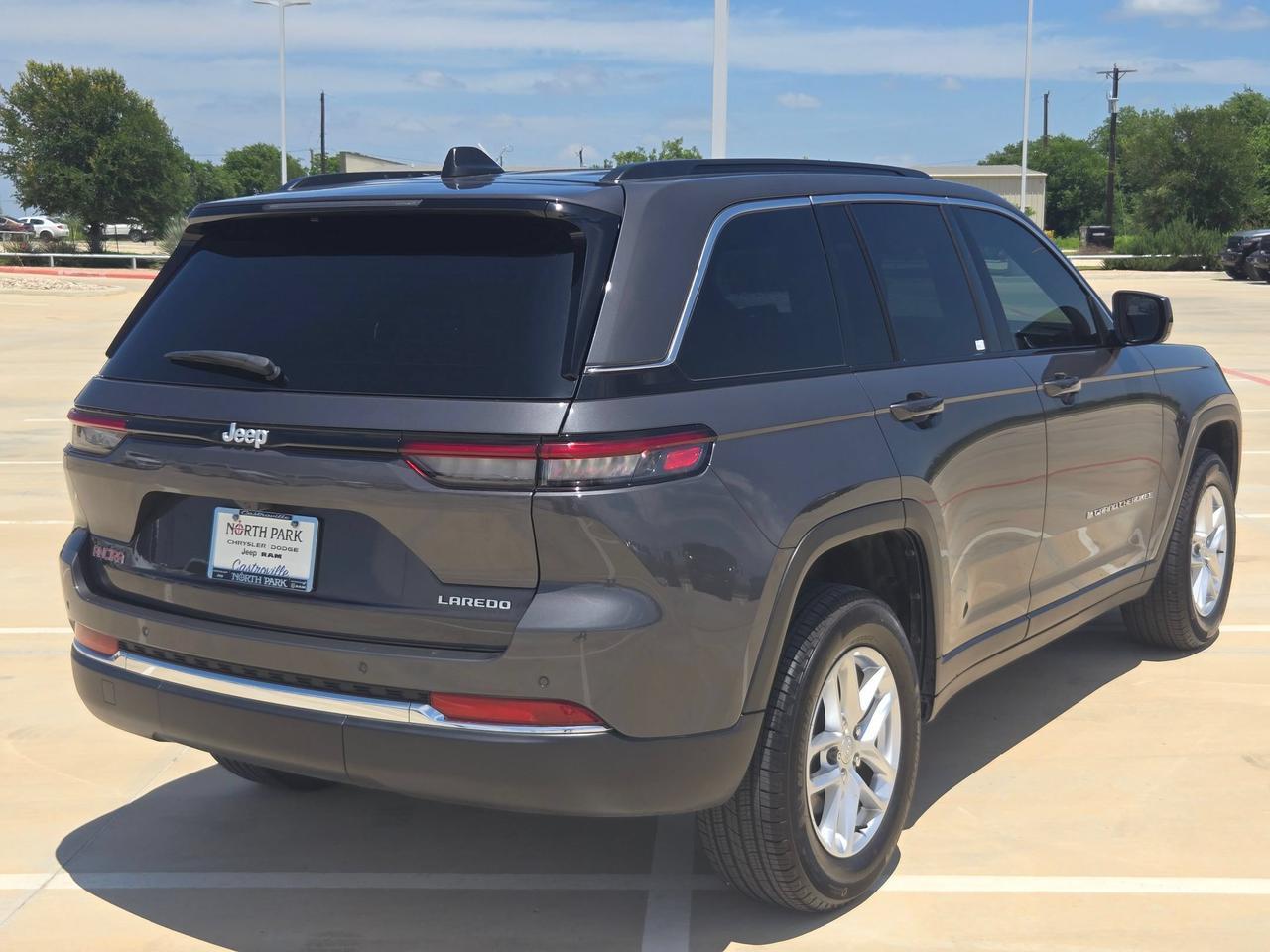 2025 Jeep Grand Cherokee Laredo X