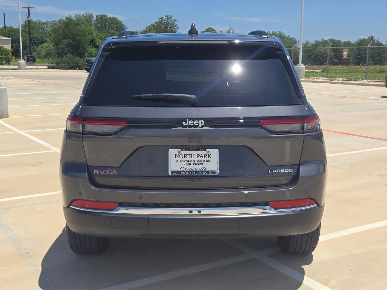 2025 Jeep Grand Cherokee Laredo X Castroville TX