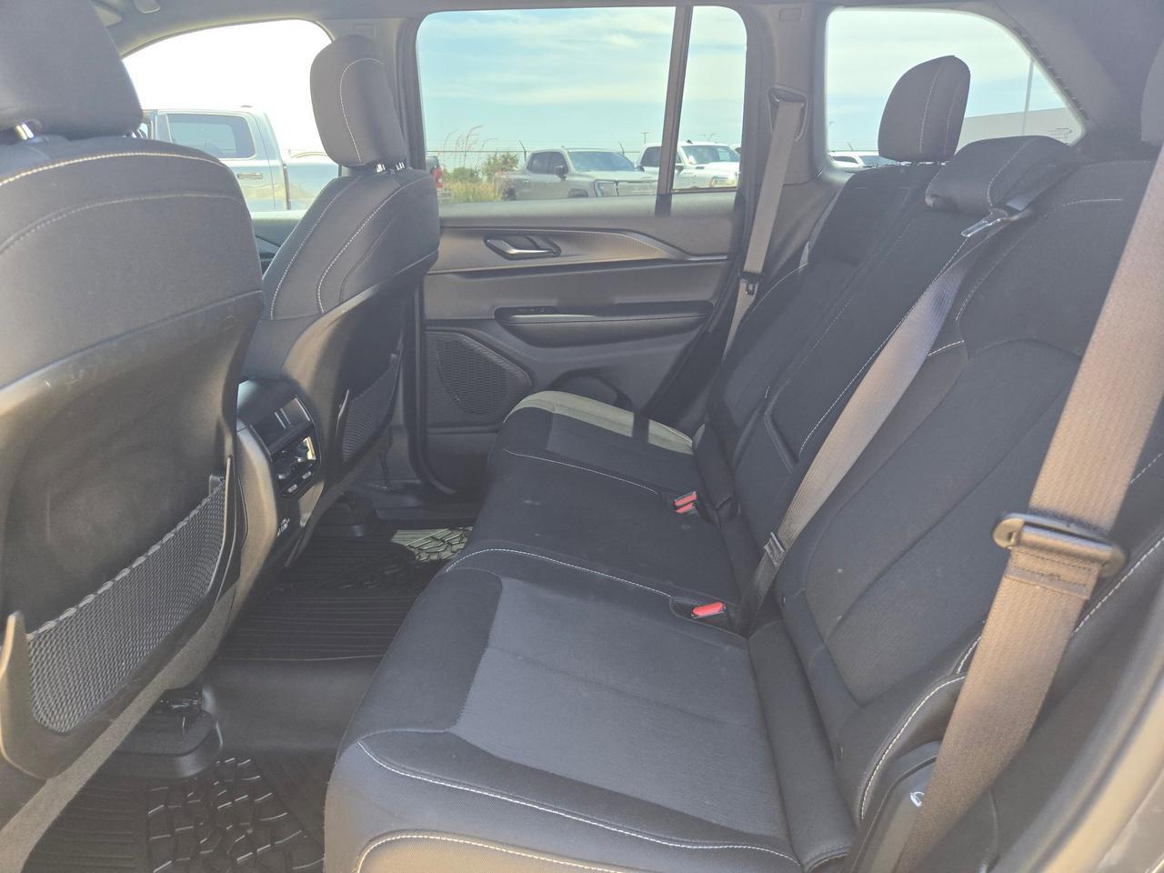 2025 Jeep Grand Cherokee Laredo X Castroville TX