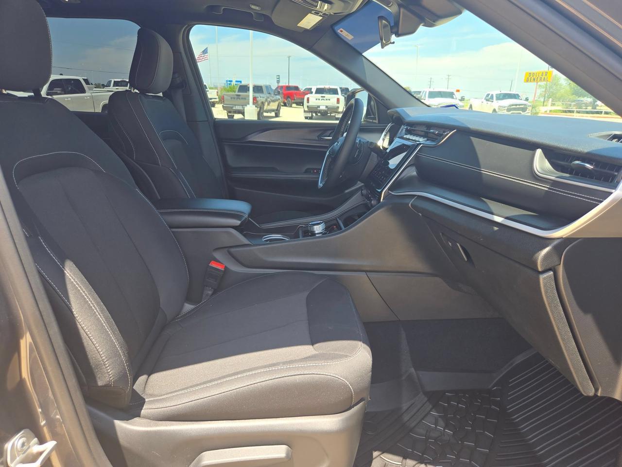2025 Jeep Grand Cherokee Laredo X Castroville TX