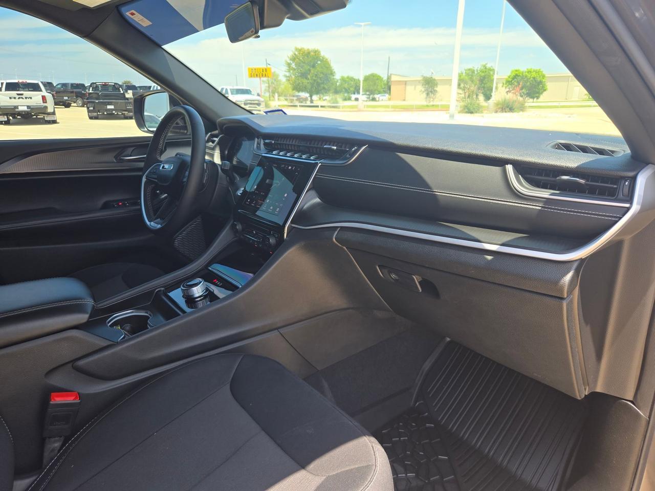 2025 Jeep Grand Cherokee Laredo X Castroville TX