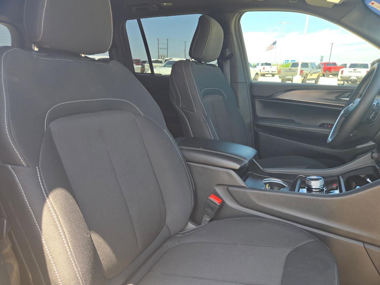 2025 Jeep Grand Cherokee Laredo X Castroville TX
