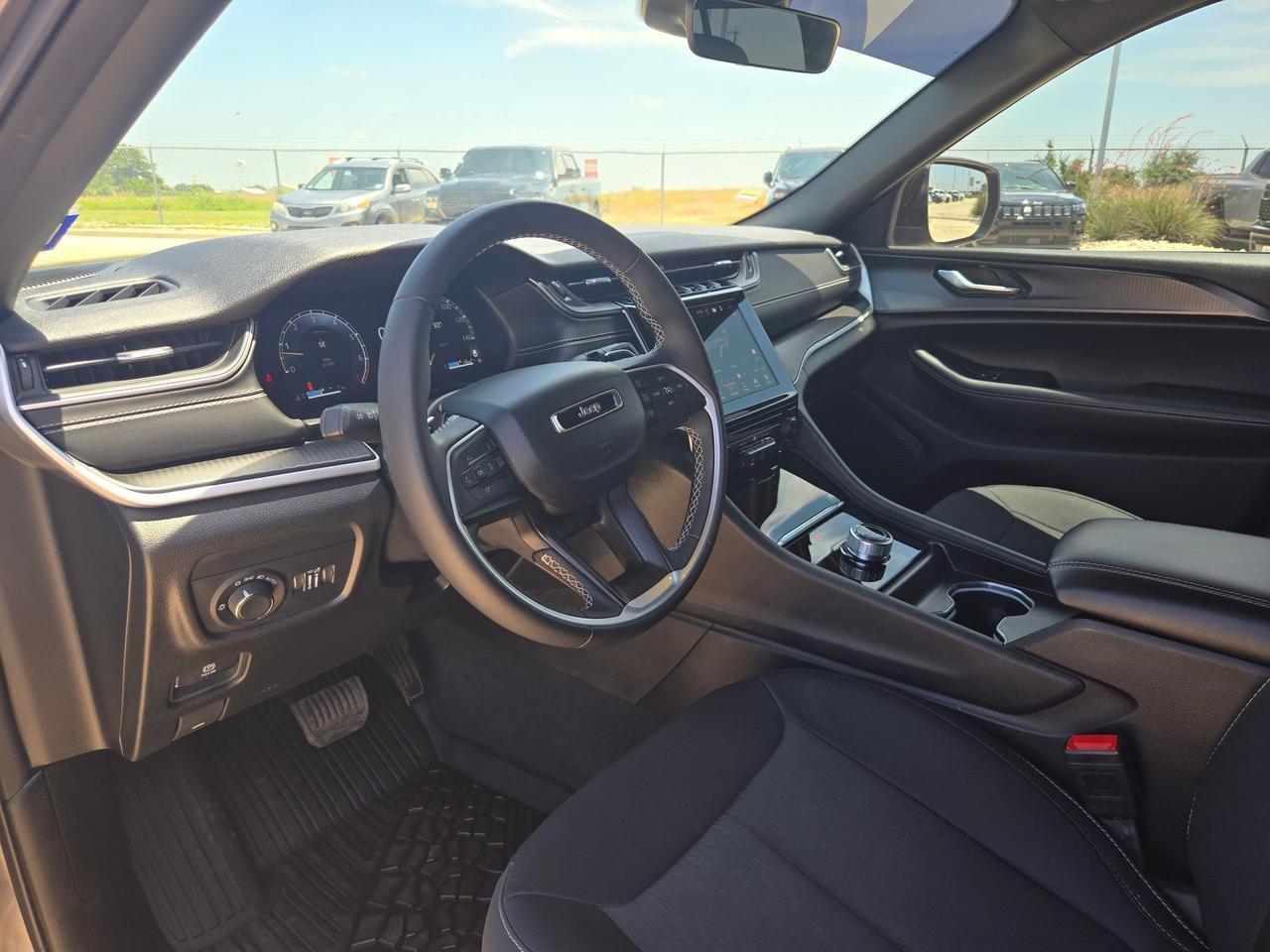 2025 Jeep Grand Cherokee Laredo X Castroville TX