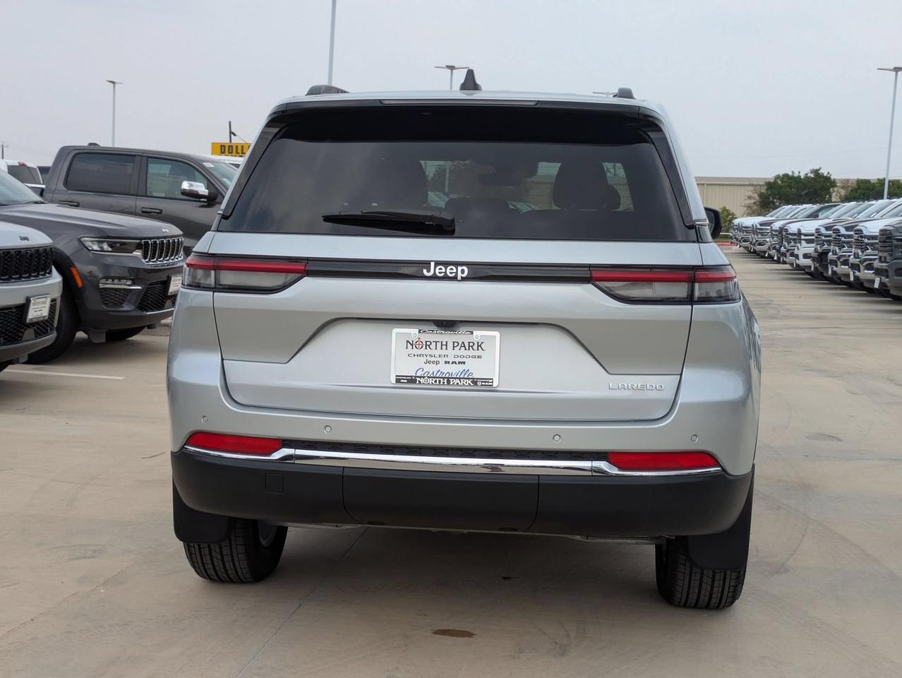 2025 Jeep Grand Cherokee Laredo X Castroville TX