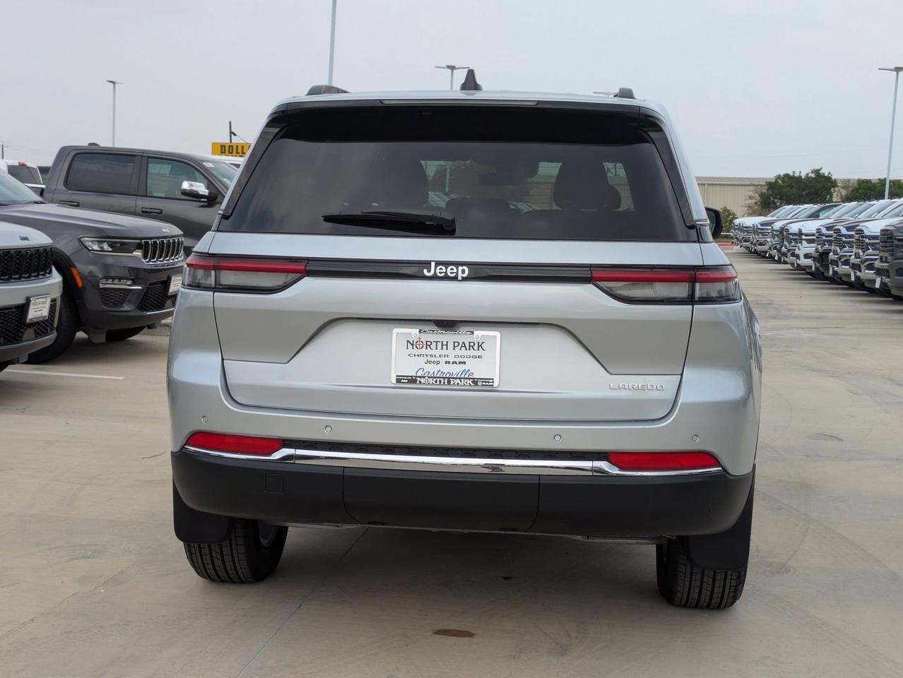 2025 Jeep Grand Cherokee Laredo X Castroville TX