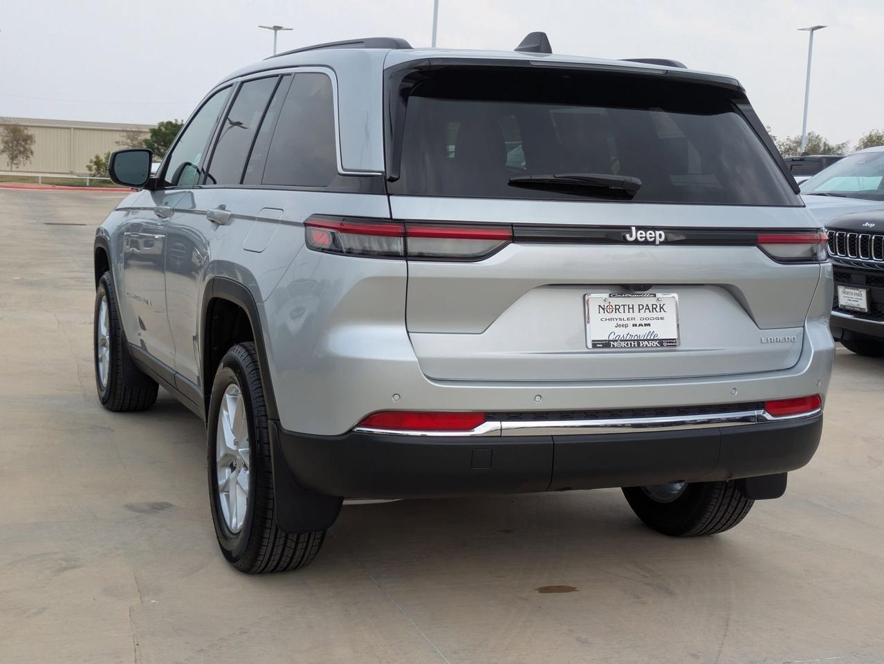 2025 Jeep Grand Cherokee Laredo X Castroville TX