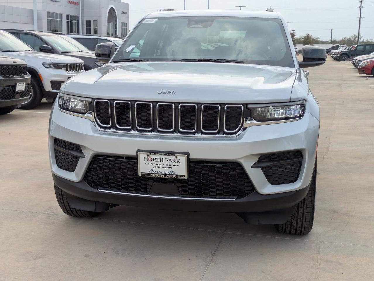 2025 Jeep Grand Cherokee Laredo X Castroville TX