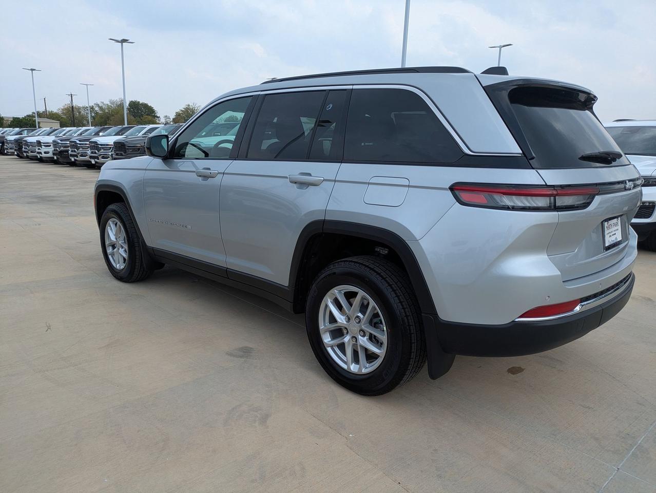 2025 Jeep Grand Cherokee Laredo X Castroville TX