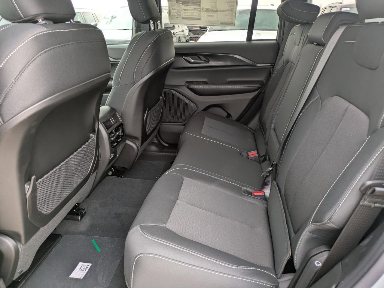 2025 Jeep Grand Cherokee Laredo X Castroville TX