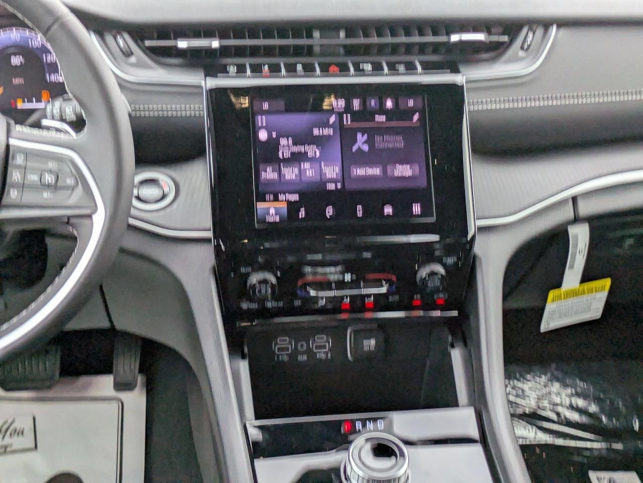 2025 Jeep Grand Cherokee Laredo X Castroville TX