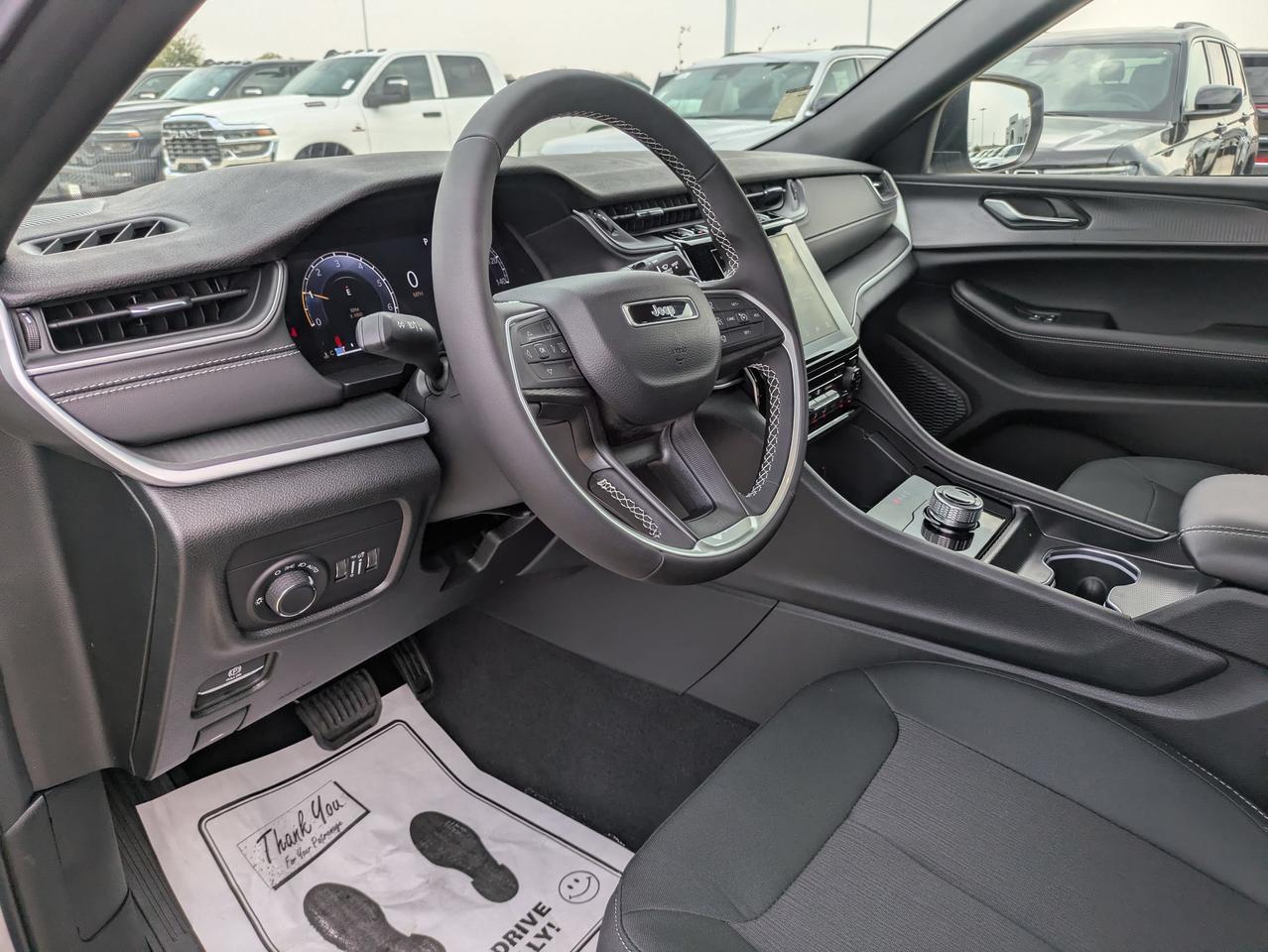 2025 Jeep Grand Cherokee Laredo X Castroville TX