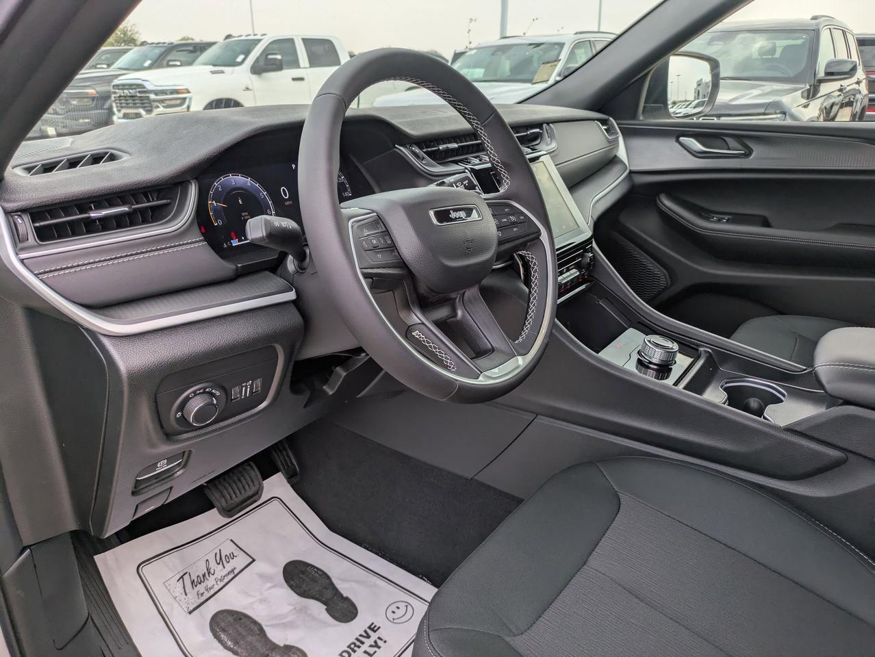 2025 Jeep Grand Cherokee Laredo X Castroville TX