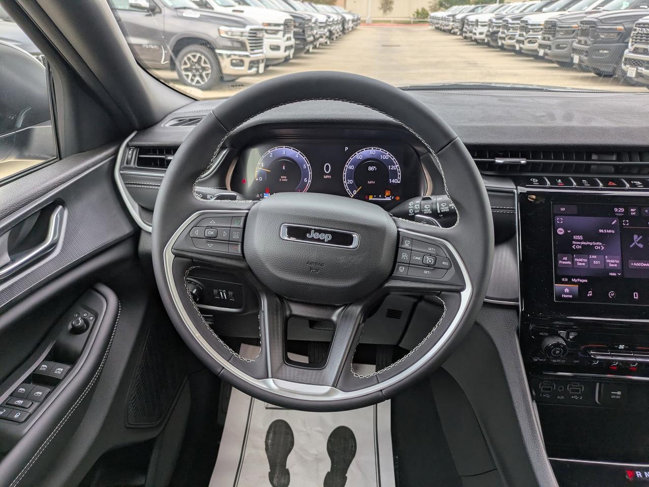 2025 Jeep Grand Cherokee Laredo X Castroville TX
