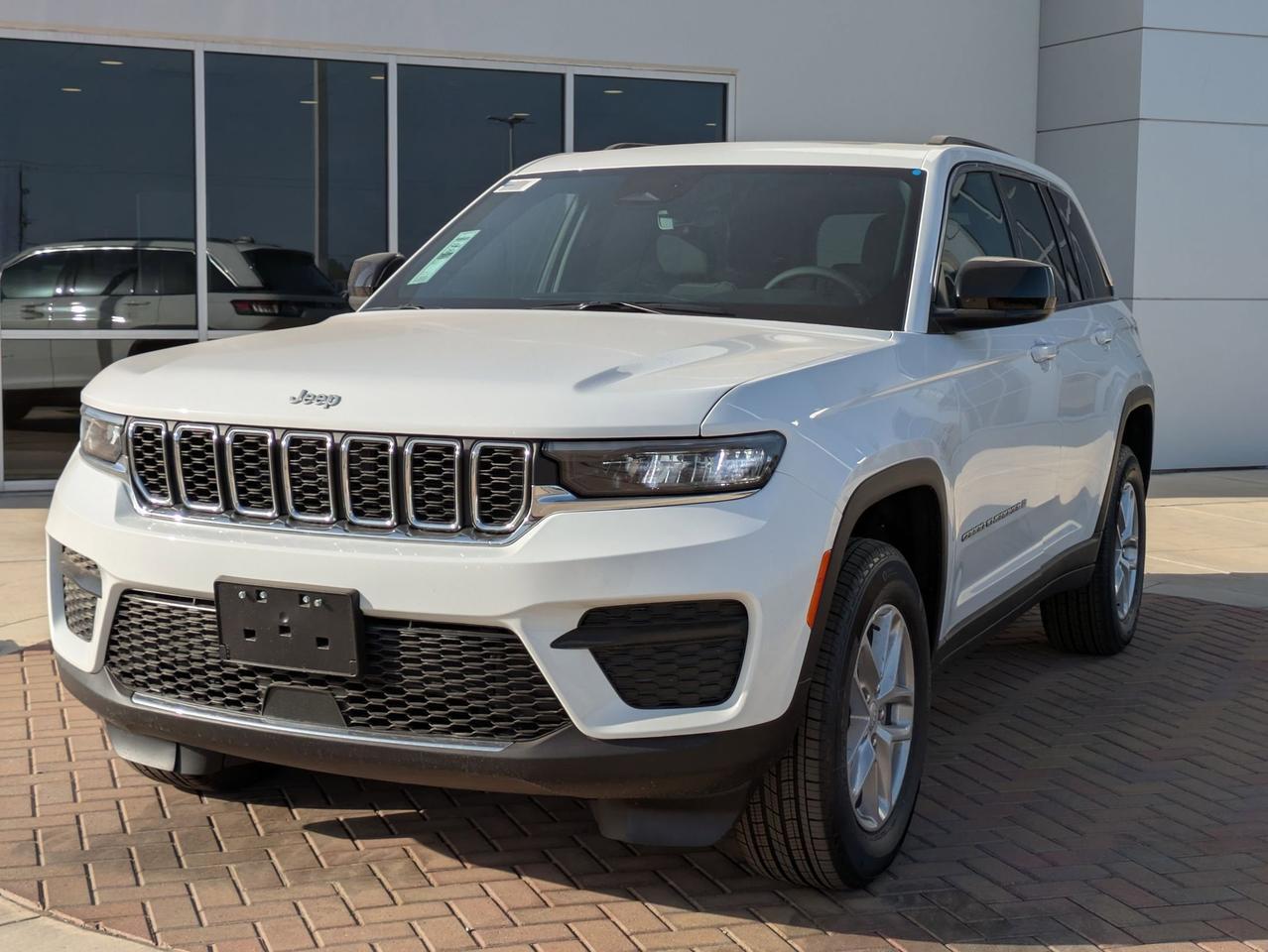 2025 Jeep Grand Cherokee Laredo X Castroville TX