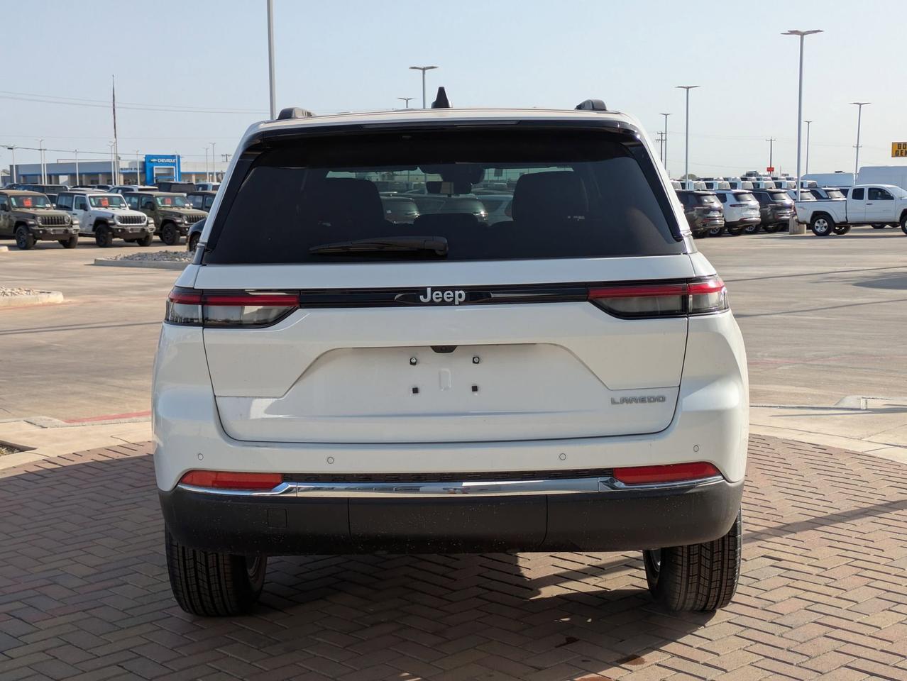 2025 Jeep Grand Cherokee Laredo X Castroville TX