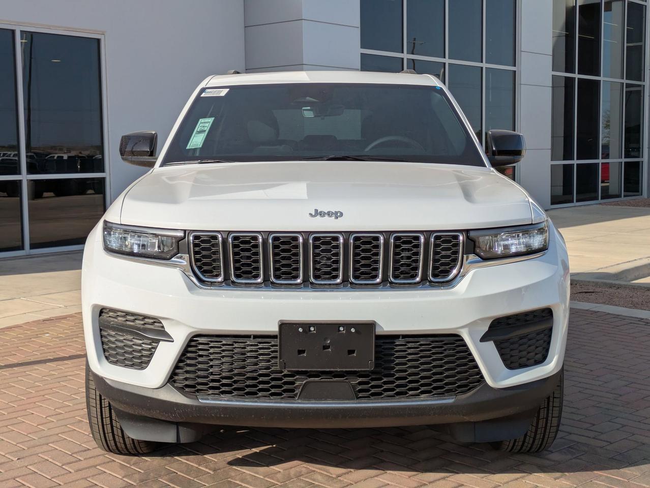 2025 Jeep Grand Cherokee Laredo X Castroville TX