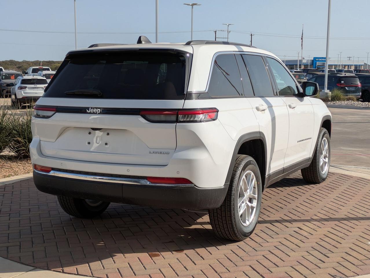 2025 Jeep Grand Cherokee Laredo X Castroville TX