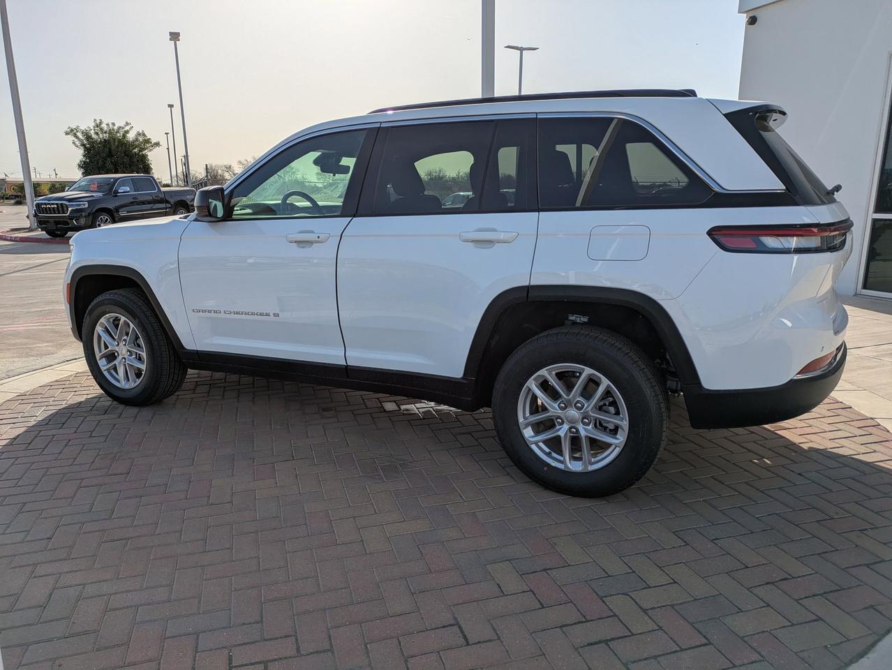 2025 Jeep Grand Cherokee Laredo X Castroville TX