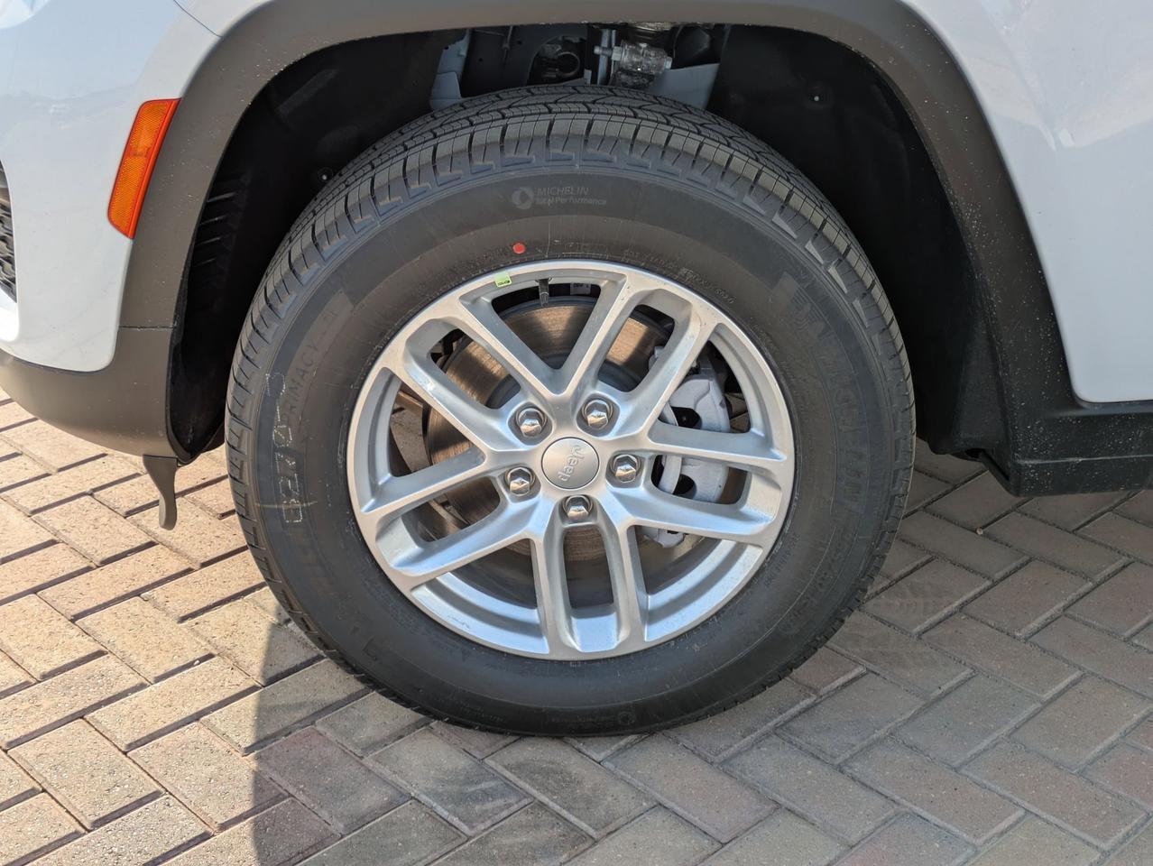 2025 Jeep Grand Cherokee Laredo X Castroville TX