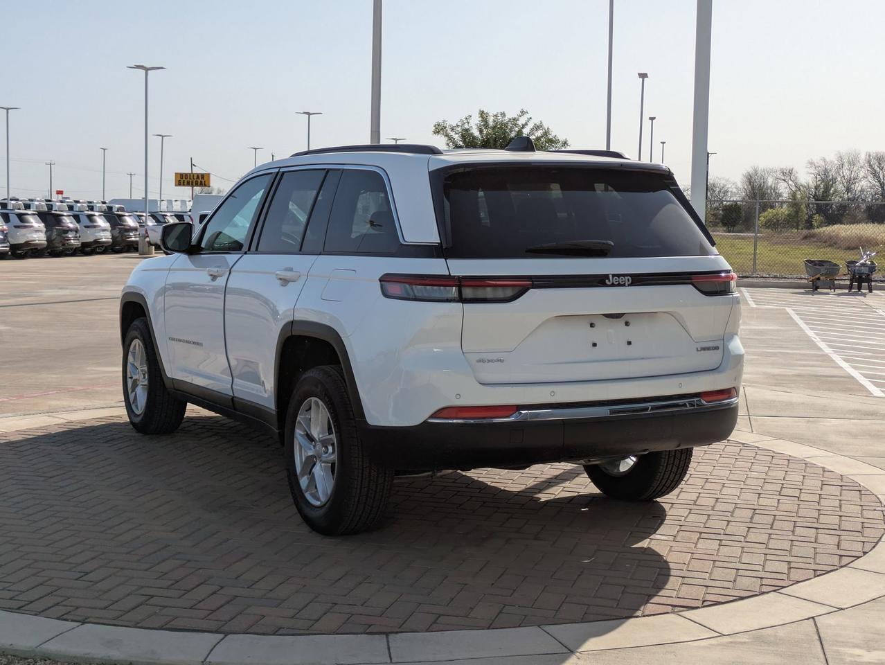 2025 Jeep Grand Cherokee Laredo X Castroville TX