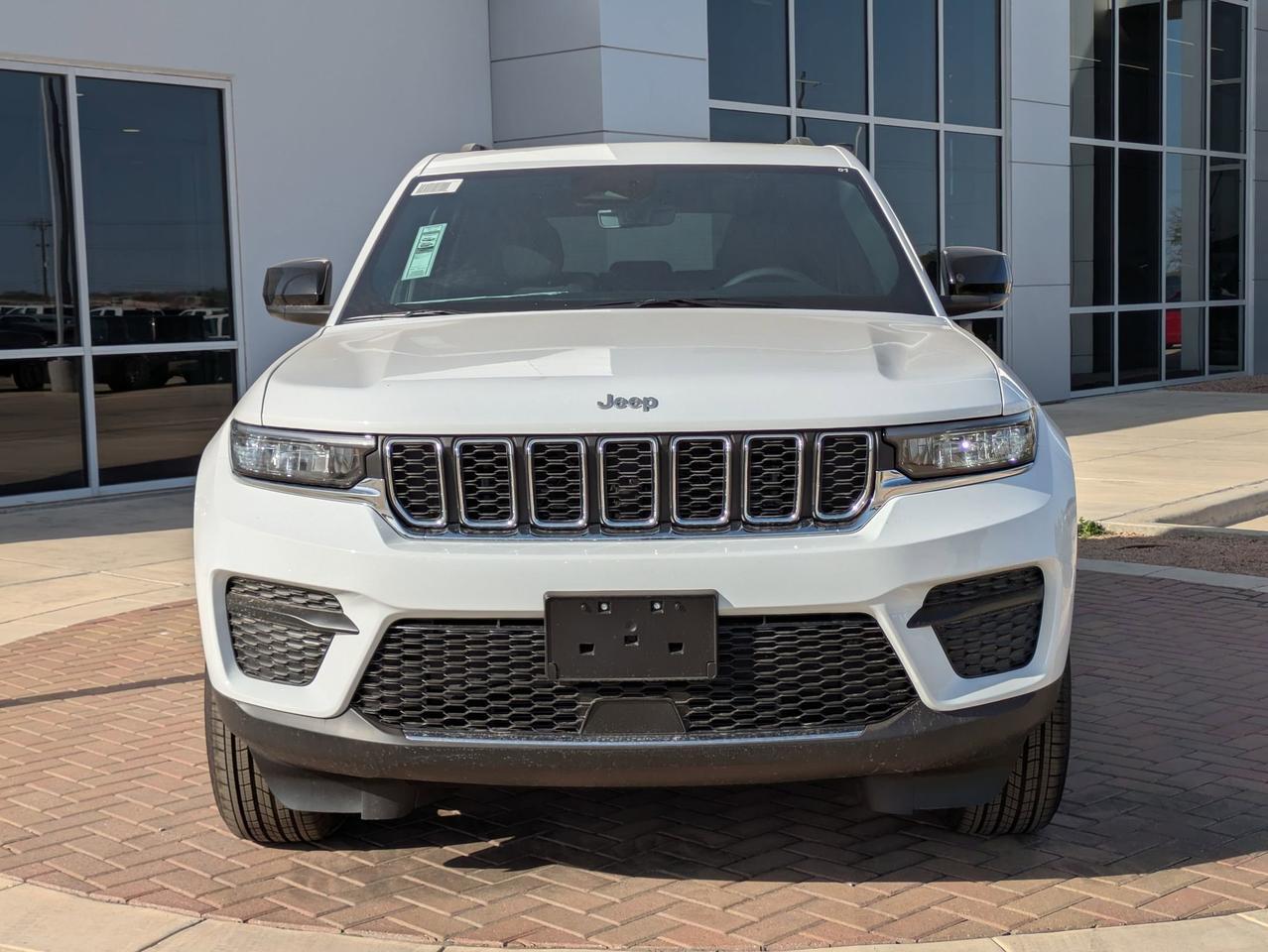 2025 Jeep Grand Cherokee Laredo X Castroville TX