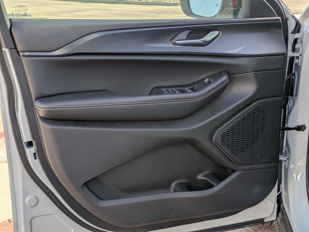 2025 Jeep Grand Cherokee Laredo X Castroville TX