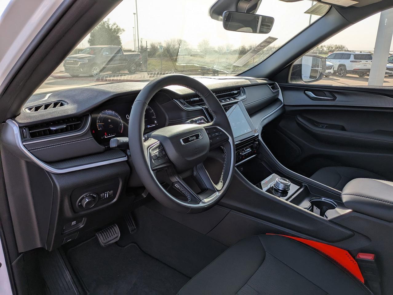 2025 Jeep Grand Cherokee Laredo X Castroville TX