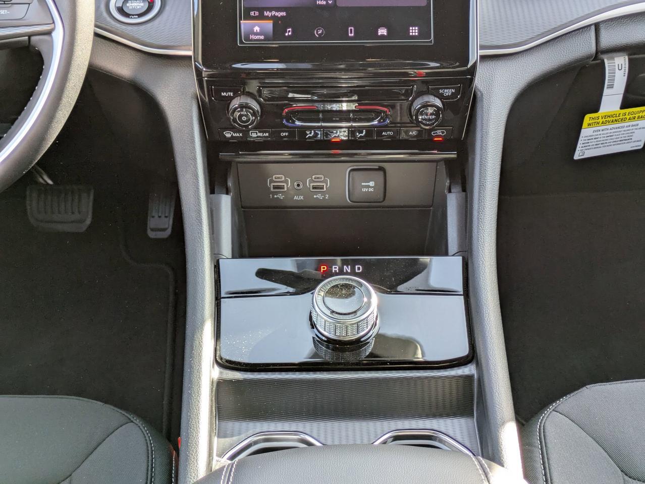 2025 Jeep Grand Cherokee Laredo X Castroville TX