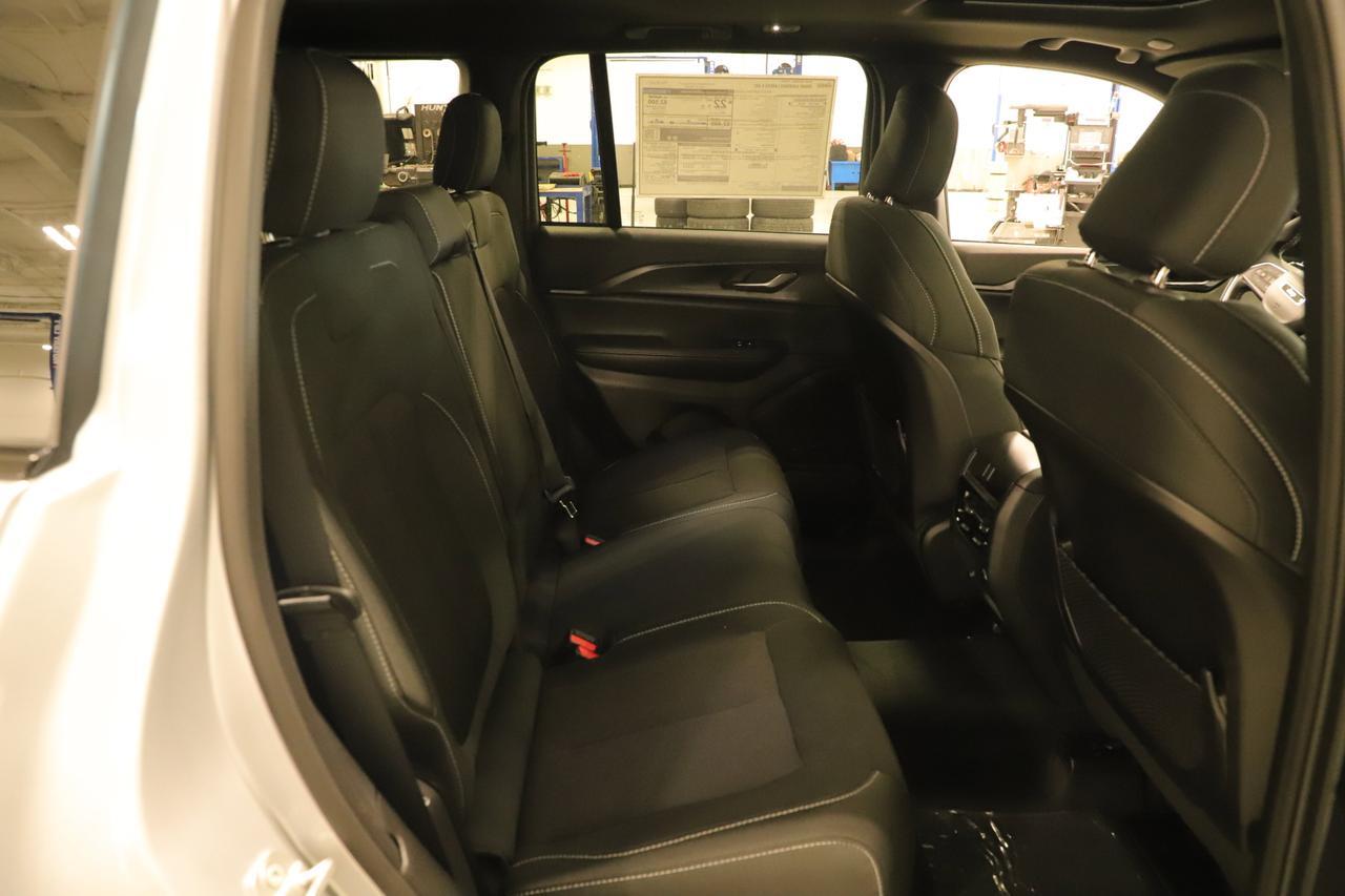2025 Jeep Grand Cherokee Laredo X New Braunfels TX