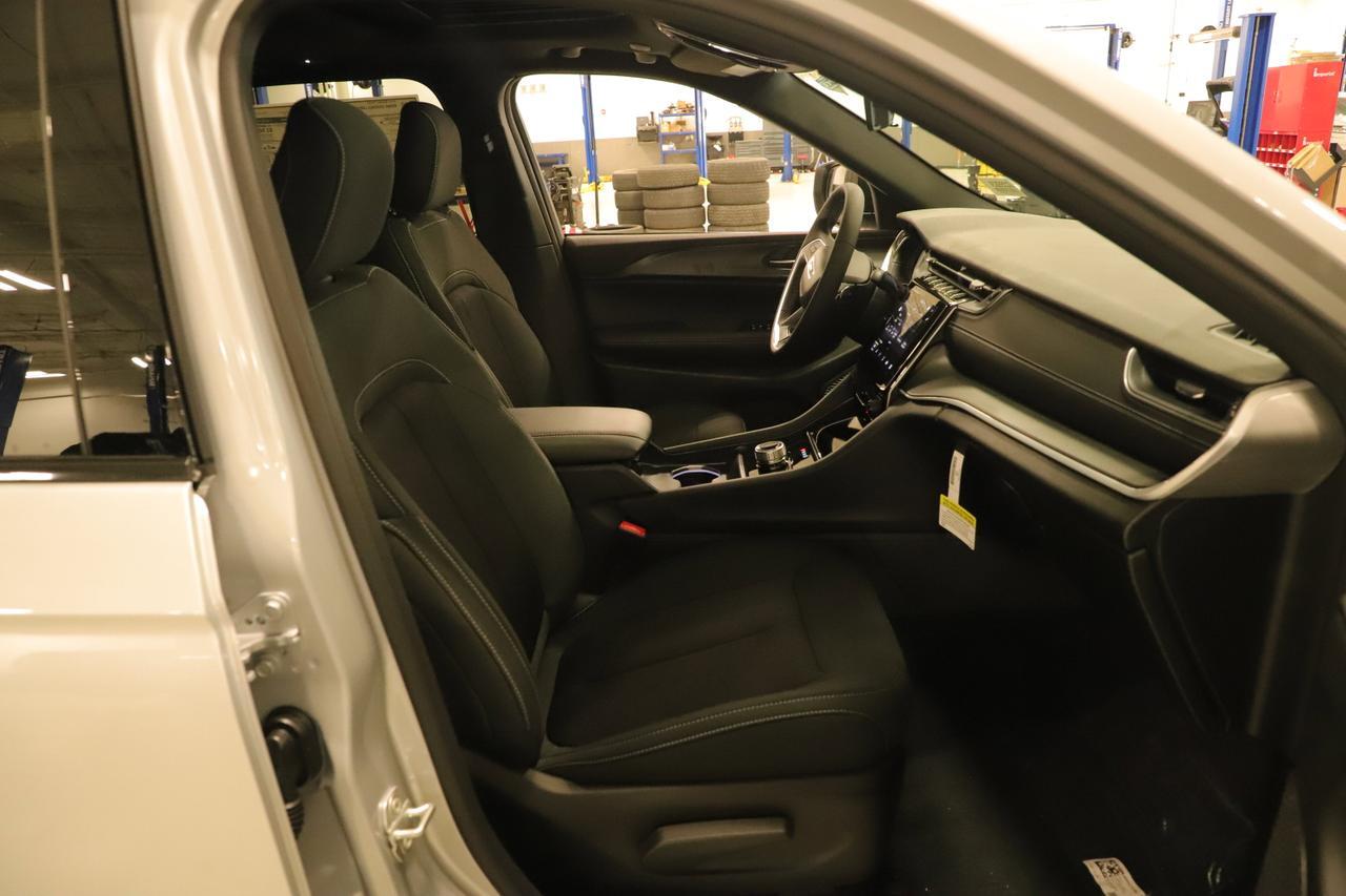2025 Jeep Grand Cherokee Laredo X New Braunfels TX
