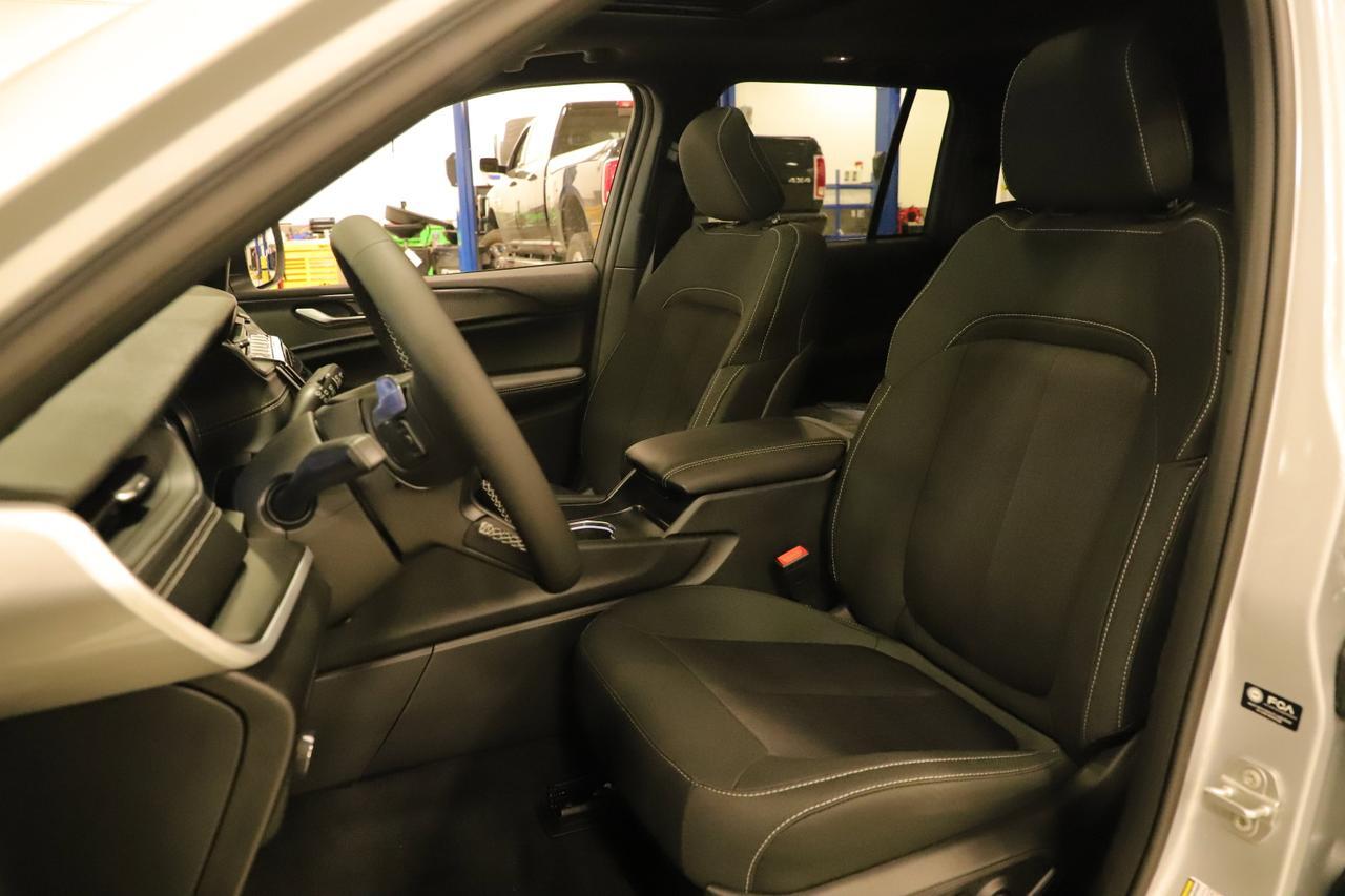 2025 Jeep Grand Cherokee Laredo X New Braunfels TX