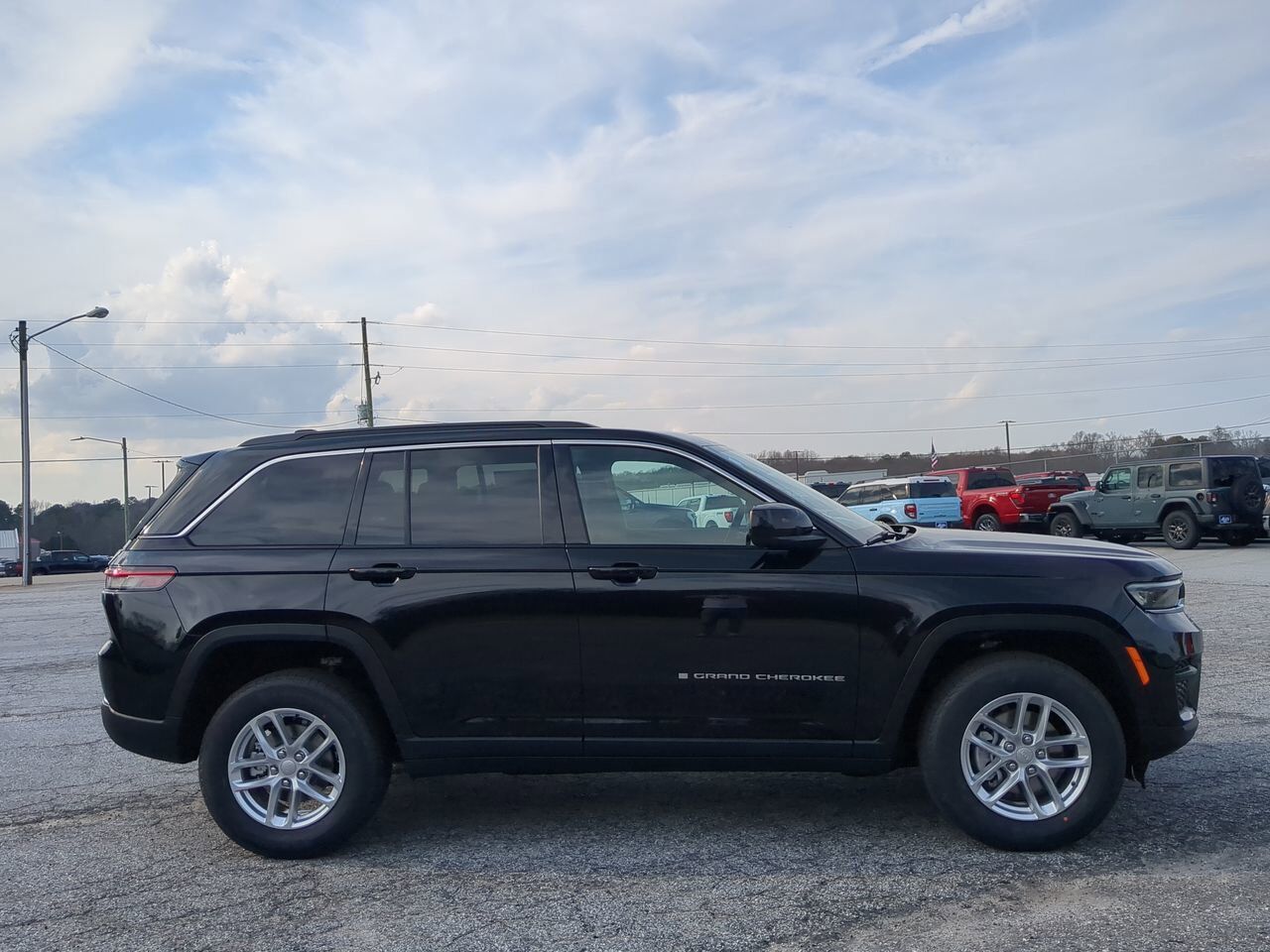 2025 Jeep Grand Cherokee Laredo X Winder GA