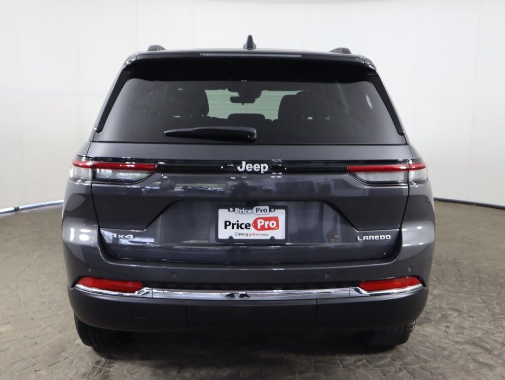 2025 Jeep Grand Cherokee Laredo X w/Sunroof/Luxury Tech Maumee OH