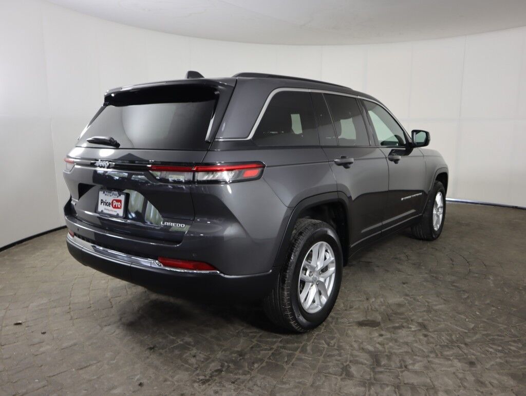2025 Jeep Grand Cherokee Laredo X w/Sunroof/Luxury Tech Maumee OH