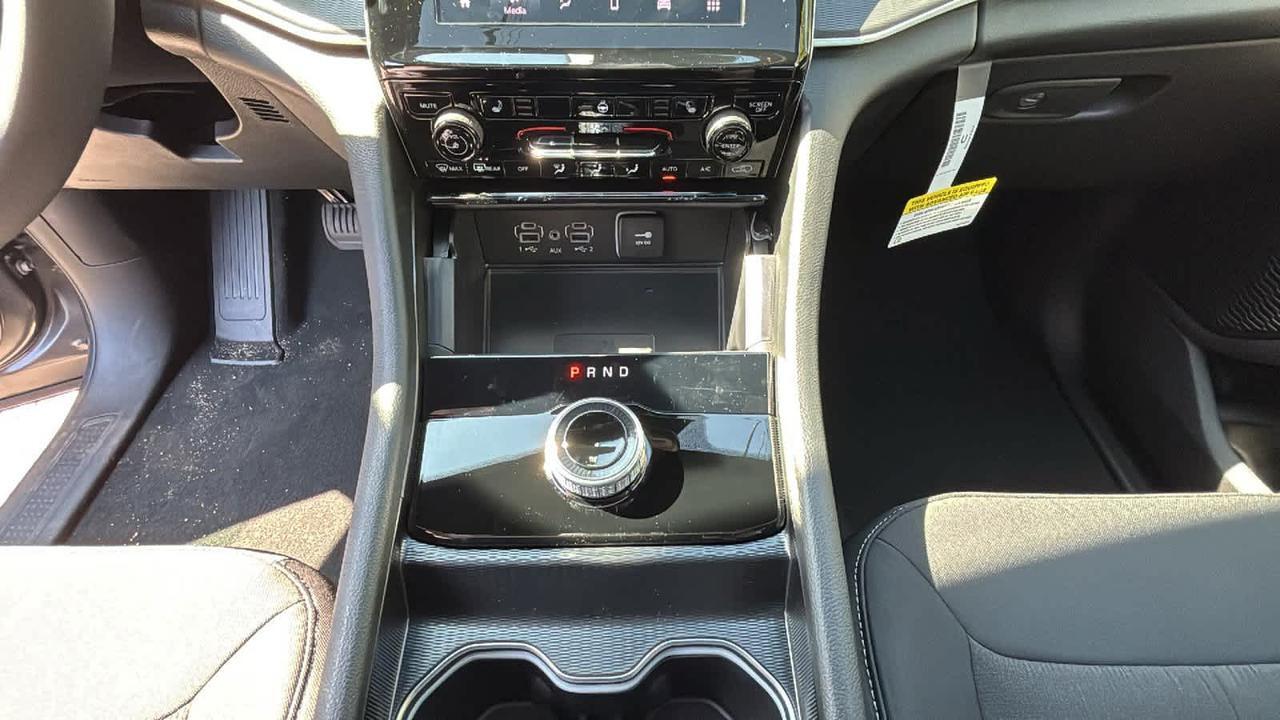 2025 Jeep Grand Cherokee Laredo X Hudson MA