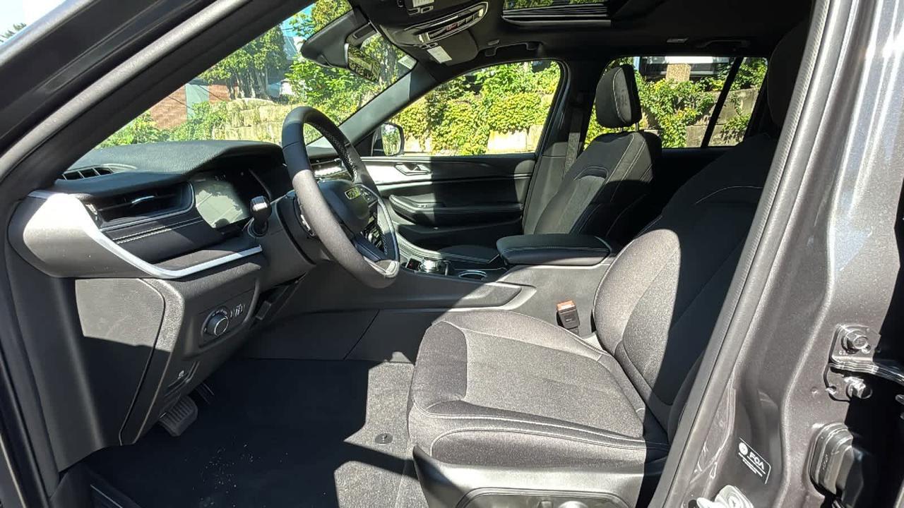 2025 Jeep Grand Cherokee Laredo X Hudson MA