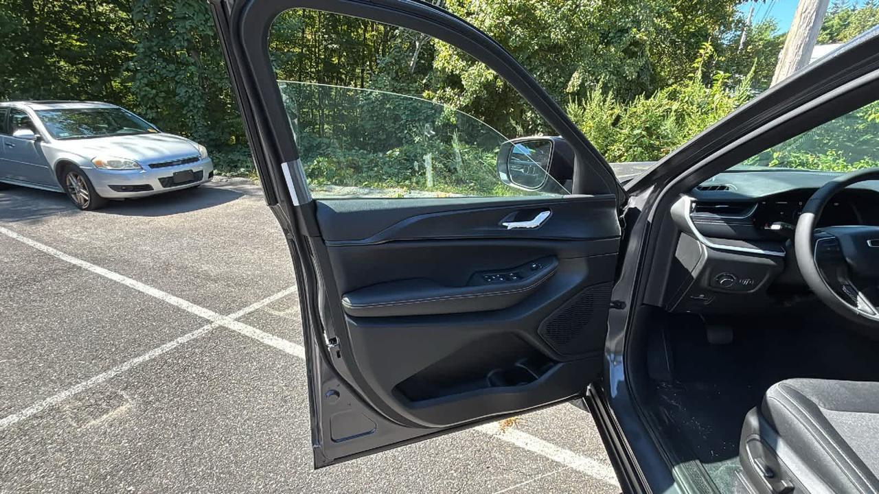 2025 Jeep Grand Cherokee Laredo X Hudson MA