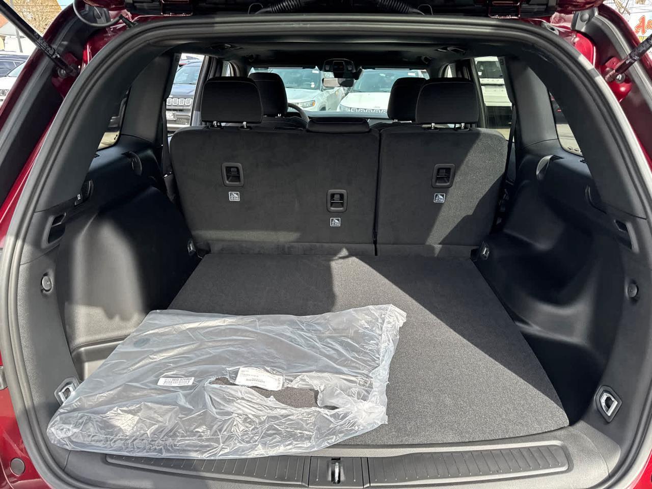 2025 Jeep Grand Cherokee Laredo X Dartmouth MA
