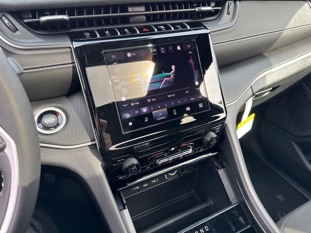 2025 Jeep Grand Cherokee Laredo X Dartmouth MA