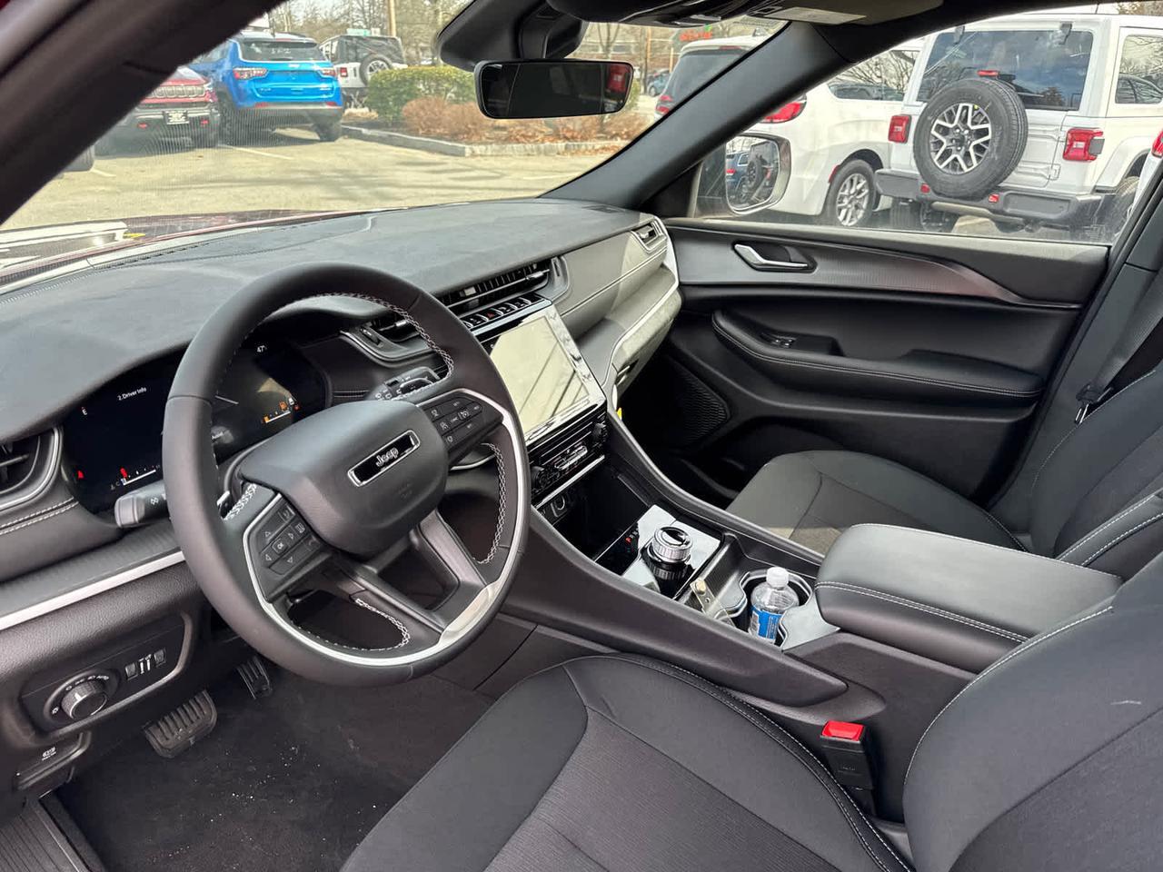 2025 Jeep Grand Cherokee Laredo X Dartmouth MA