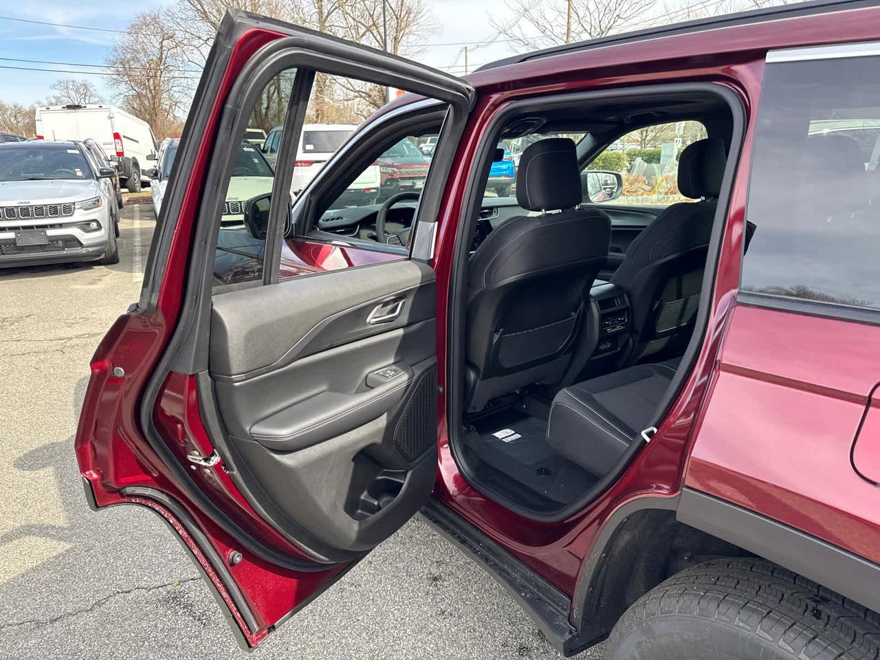 2025 Jeep Grand Cherokee Laredo X Dartmouth MA