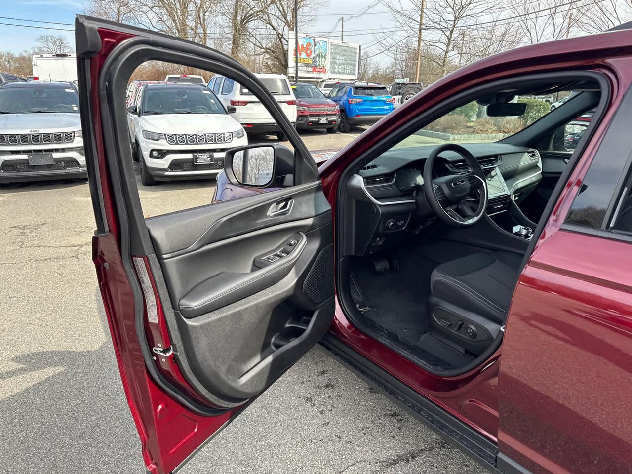 2025 Jeep Grand Cherokee Laredo X Dartmouth MA
