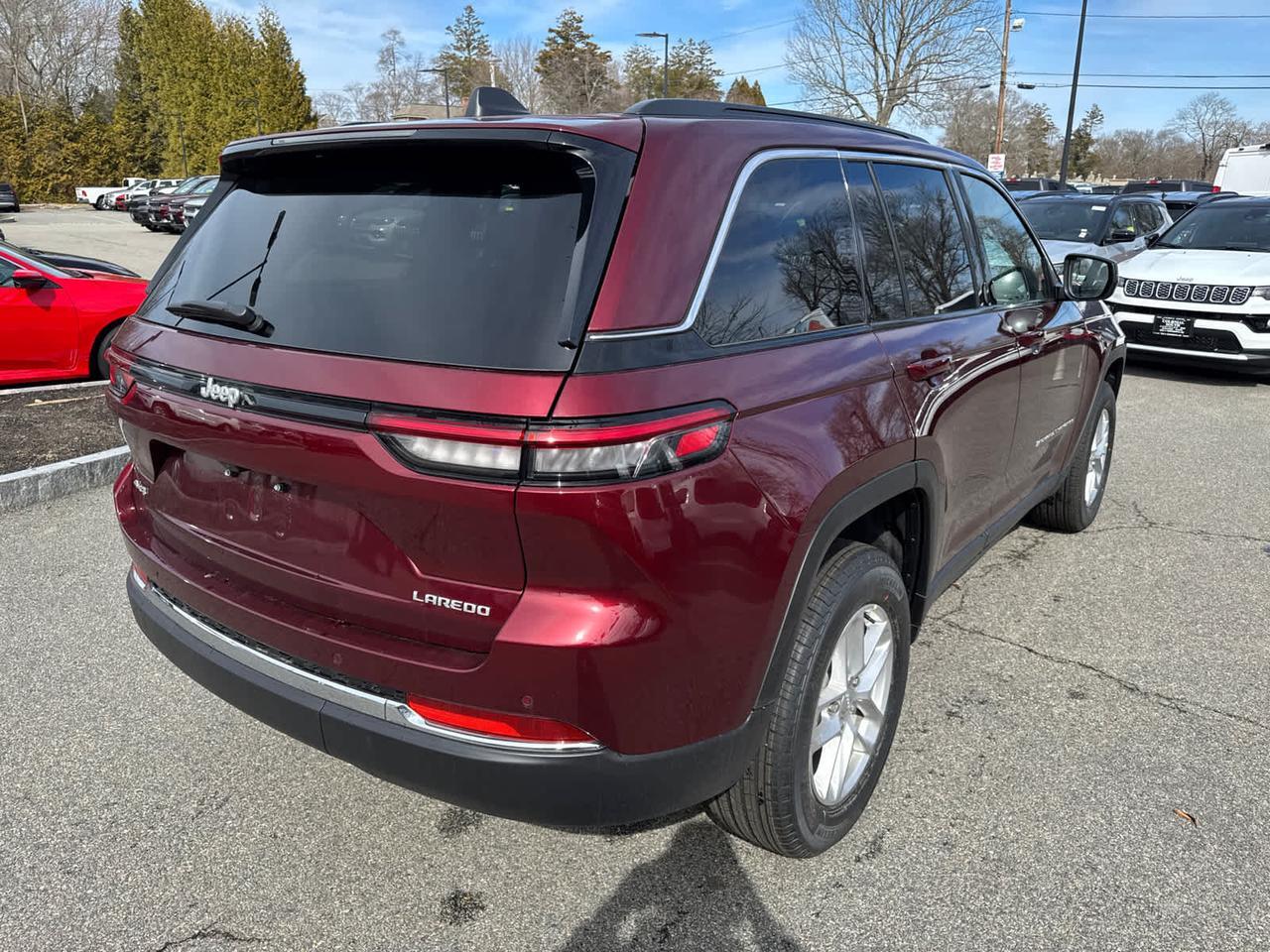 2025 Jeep Grand Cherokee Laredo X Dartmouth MA