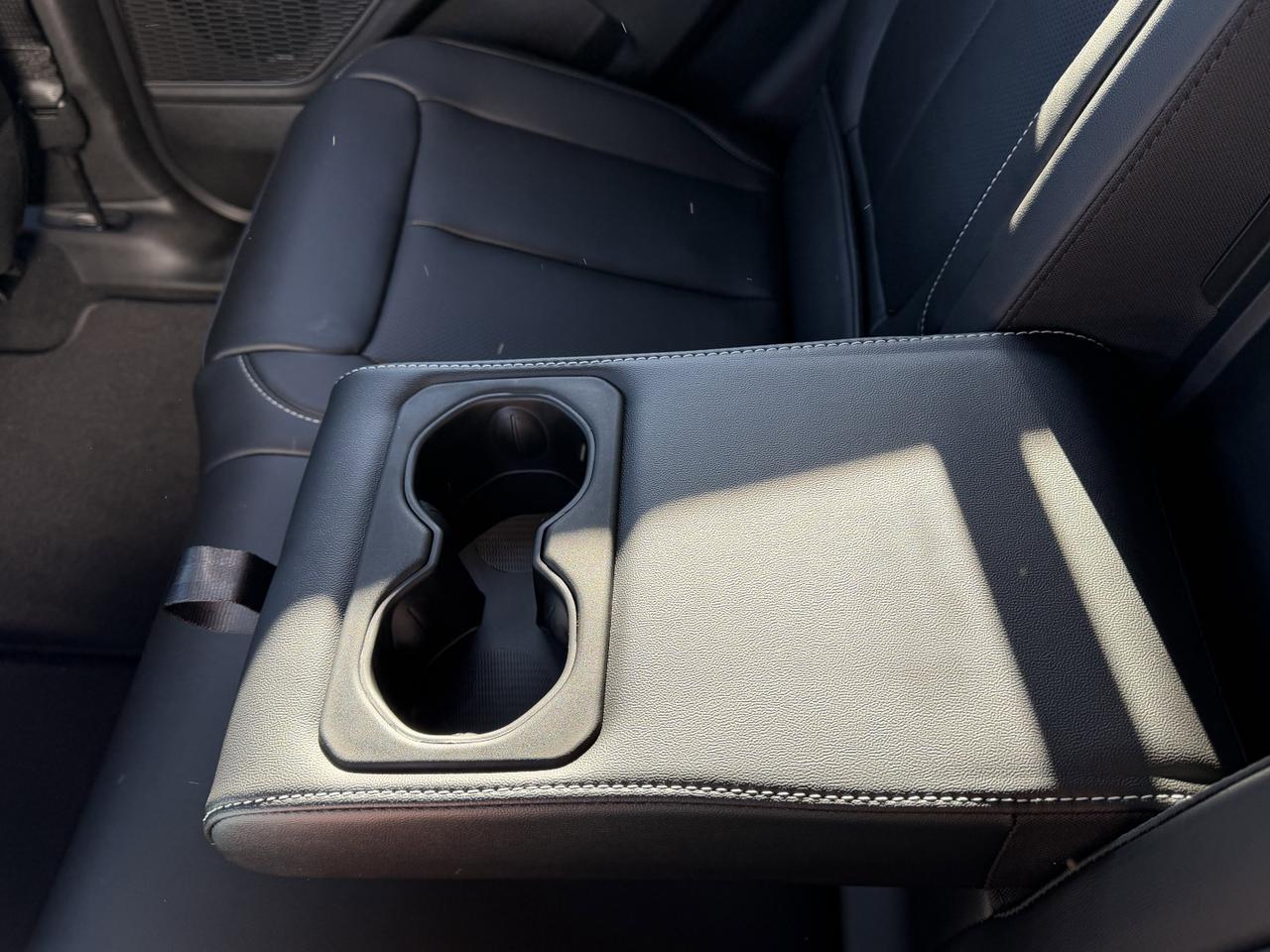 2025 Jeep Grand Cherokee Limited 4x4 | V6 | Capri Leatherette | Pano Sunroof | Towing | Heated Vented Seats Redwater AB