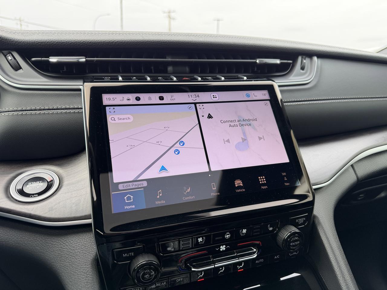 2025 Jeep Grand Cherokee Limited 4x4 | V6 | Luxury Tech | Pano Sunroof | NAV | Backup Camera I Black Package I Heated Seats Redwater AB