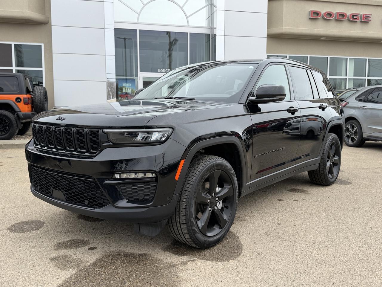 2025 Jeep Grand Cherokee Limited 4x4 | V6 | Luxury Tech | Pano Sunroof | NAV | Backup Camera I Black Package I Heated Seats