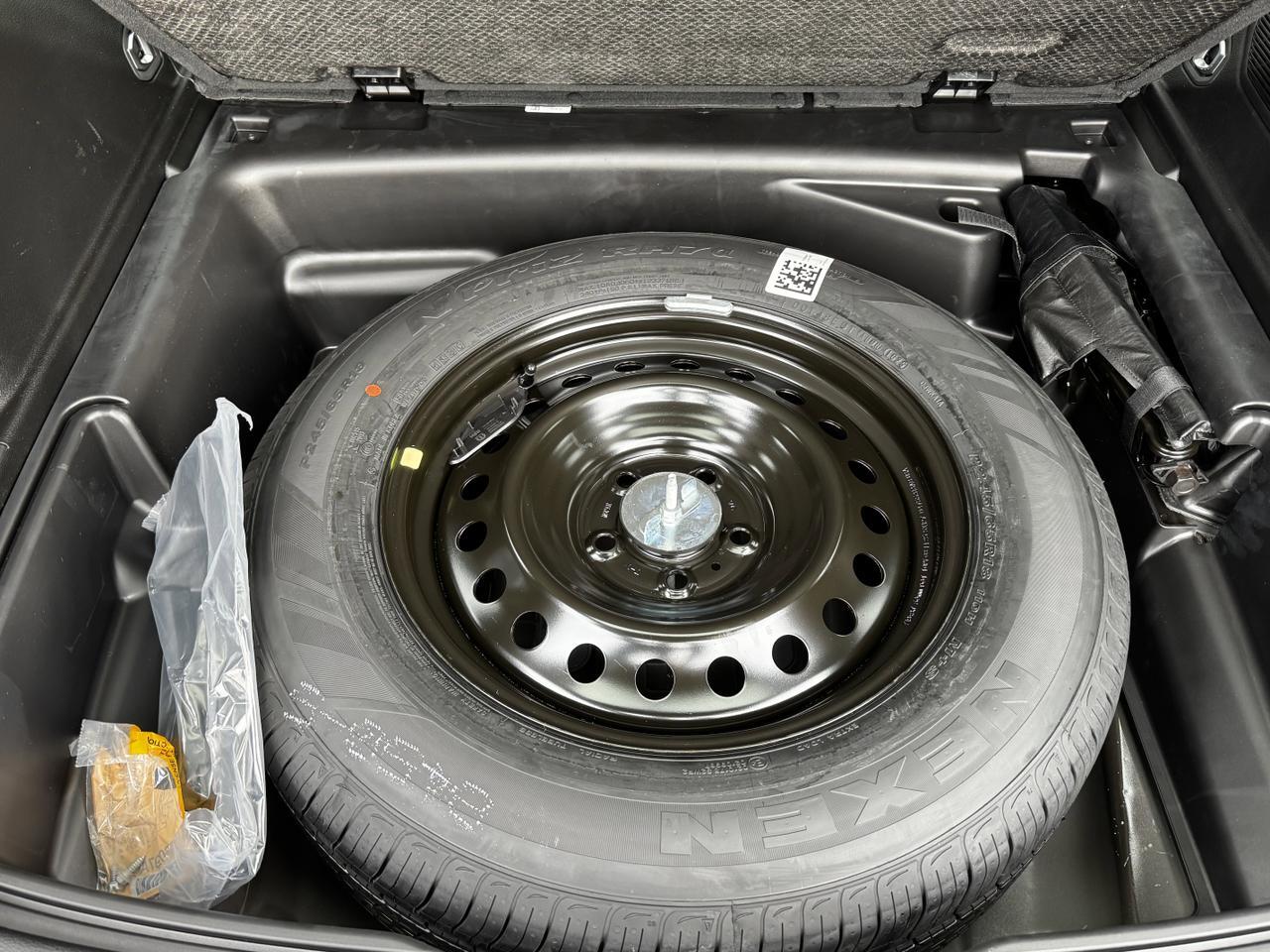 2025 Jeep Grand Cherokee Limited 4x4 | V6 | Luxury Tech | Pano Sunroof | NAV | Backup Camera I Black Package I Heated Seats Redwater AB